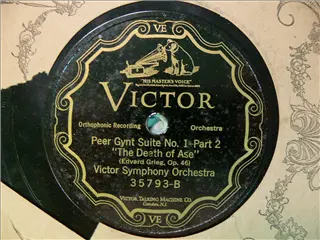 small_victor 35793 b.webp